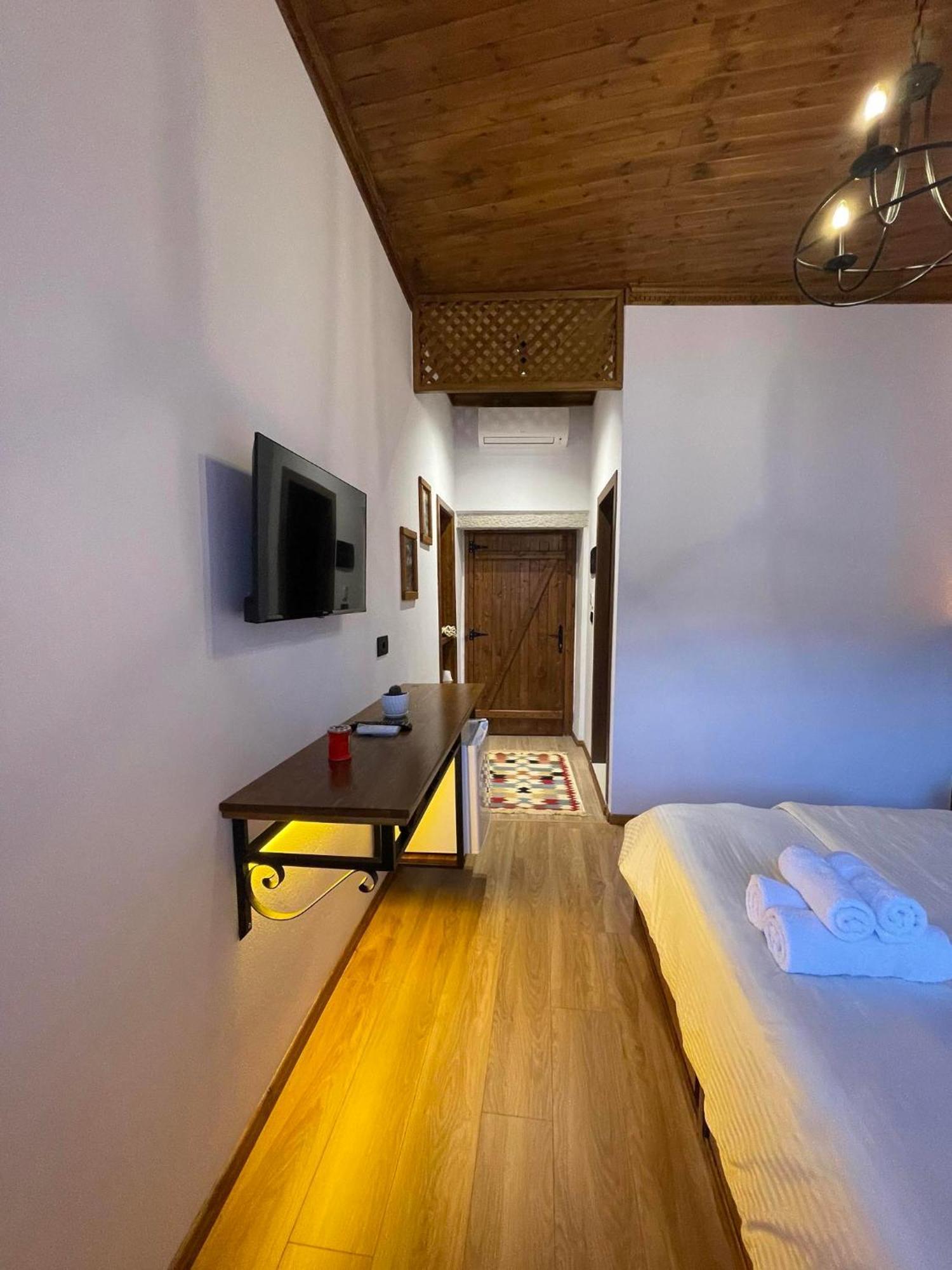 Hotel Grey Stone Gjirokastër Esterno foto