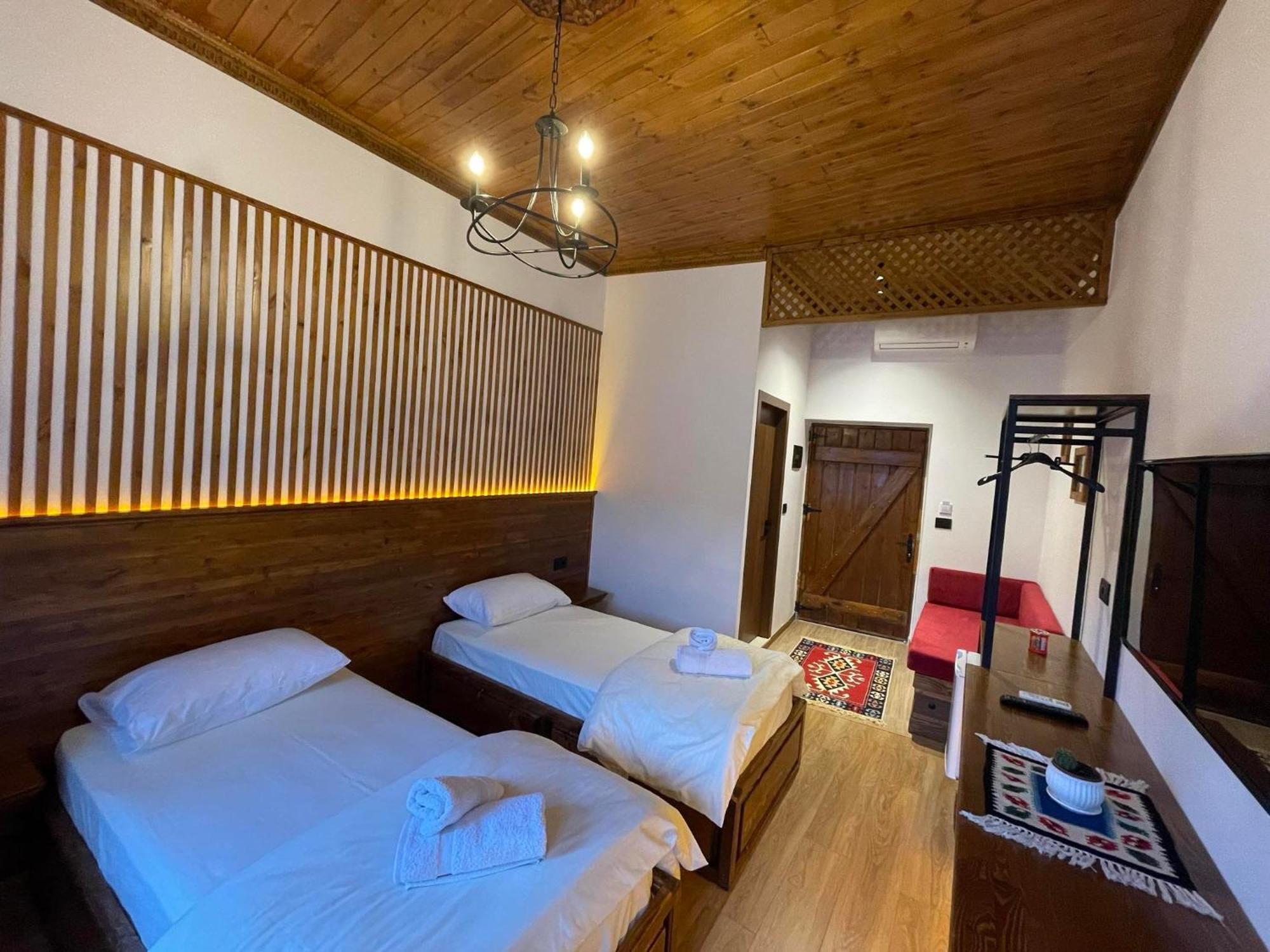 Hotel Grey Stone Gjirokastër Esterno foto