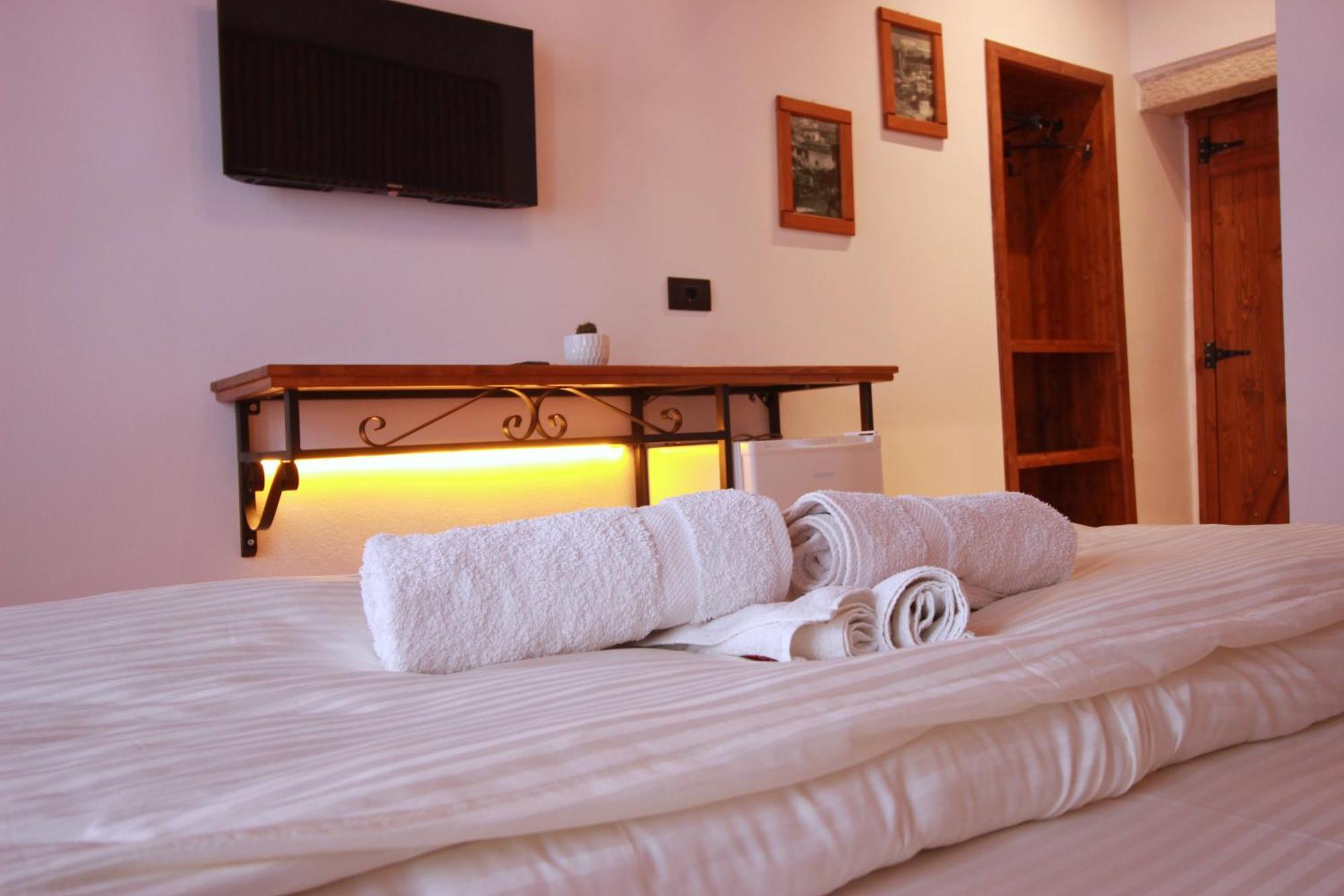 Hotel Grey Stone Gjirokastër Esterno foto