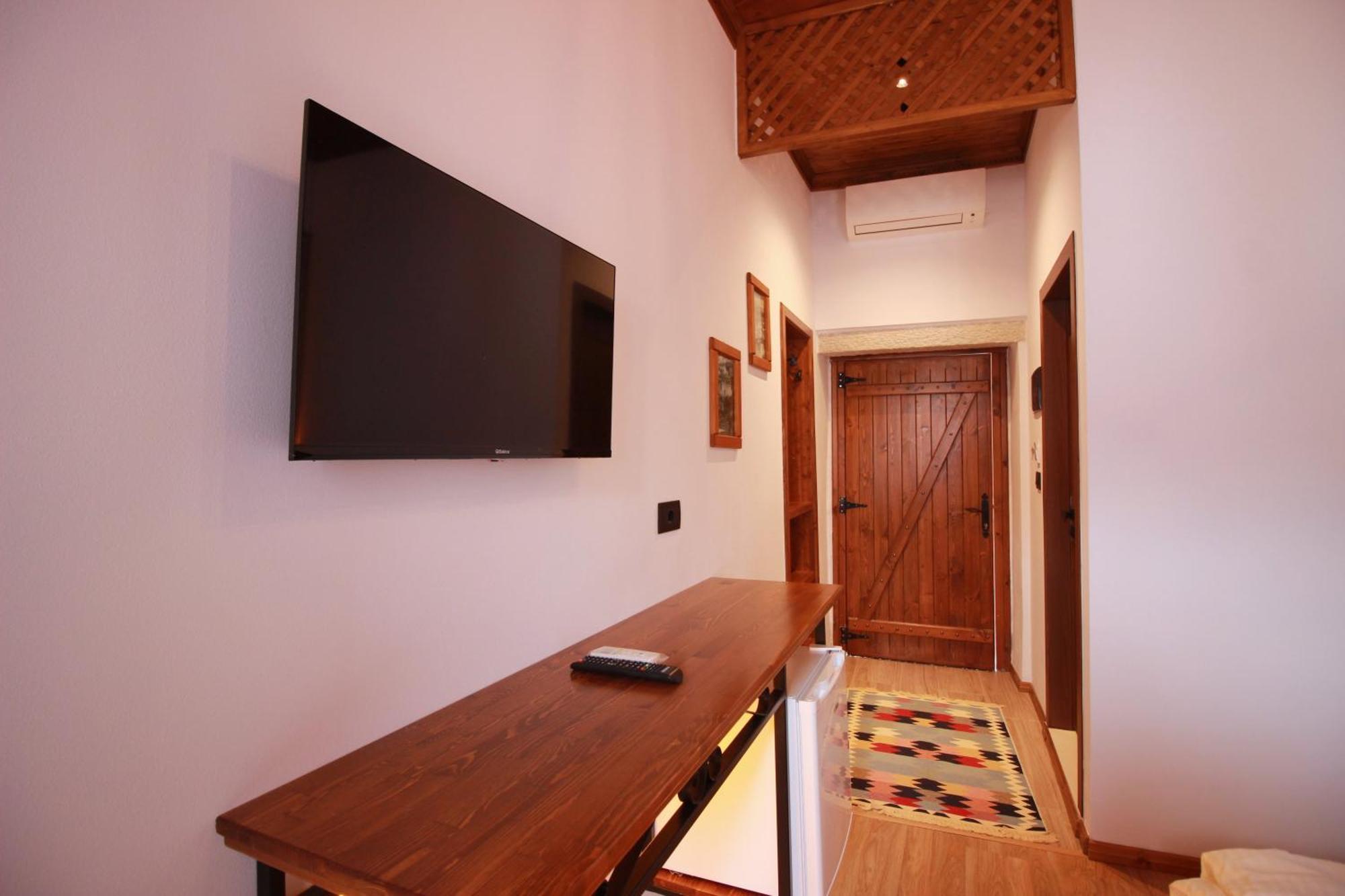 Hotel Grey Stone Gjirokastër Esterno foto