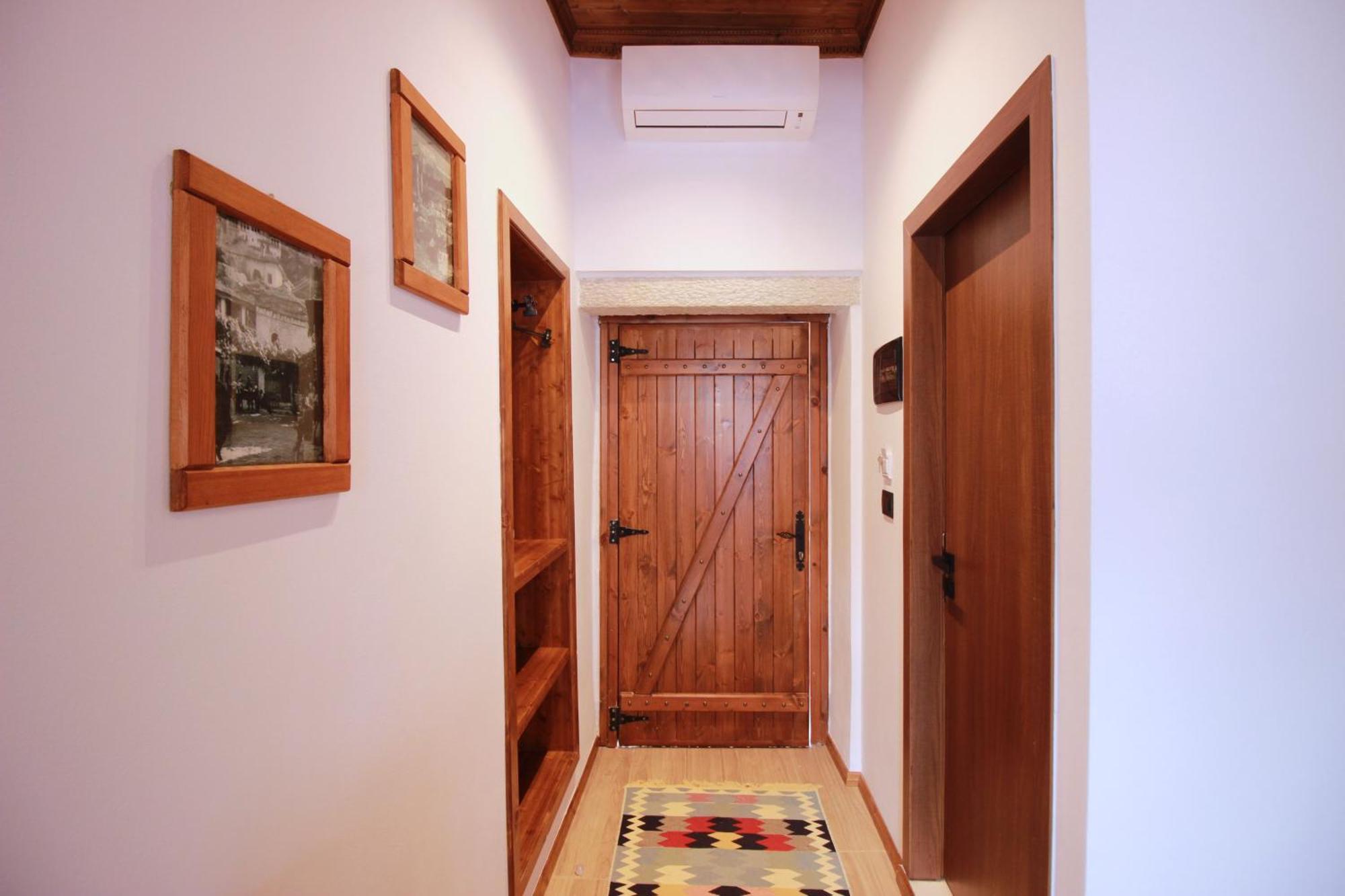Hotel Grey Stone Gjirokastër Esterno foto