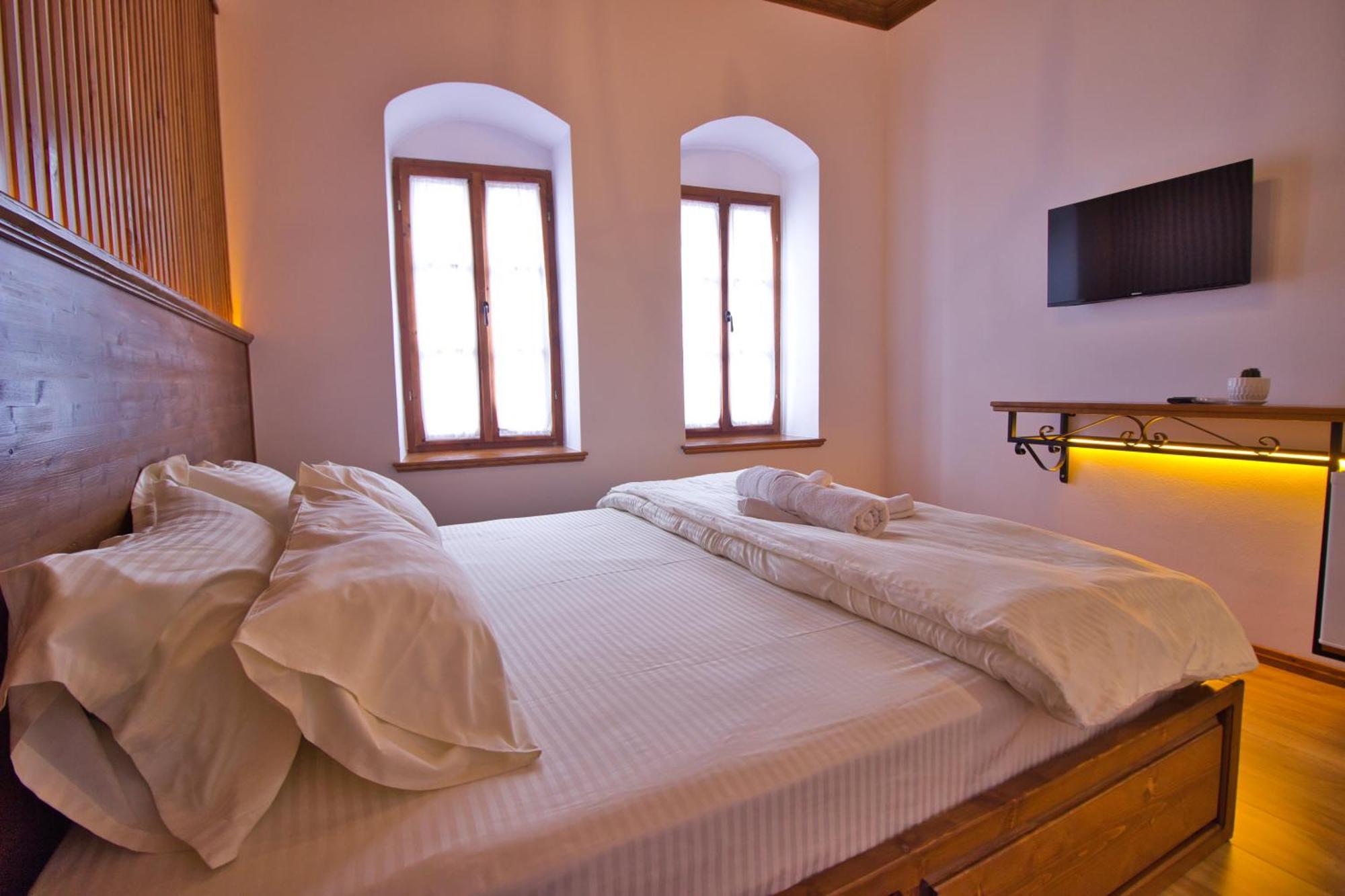 Hotel Grey Stone Gjirokastër Esterno foto