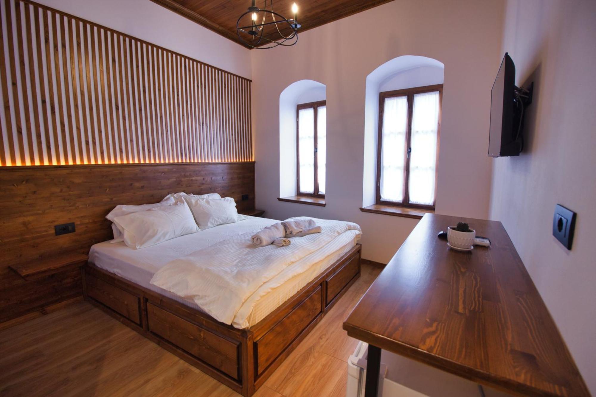 Hotel Grey Stone Gjirokastër Esterno foto