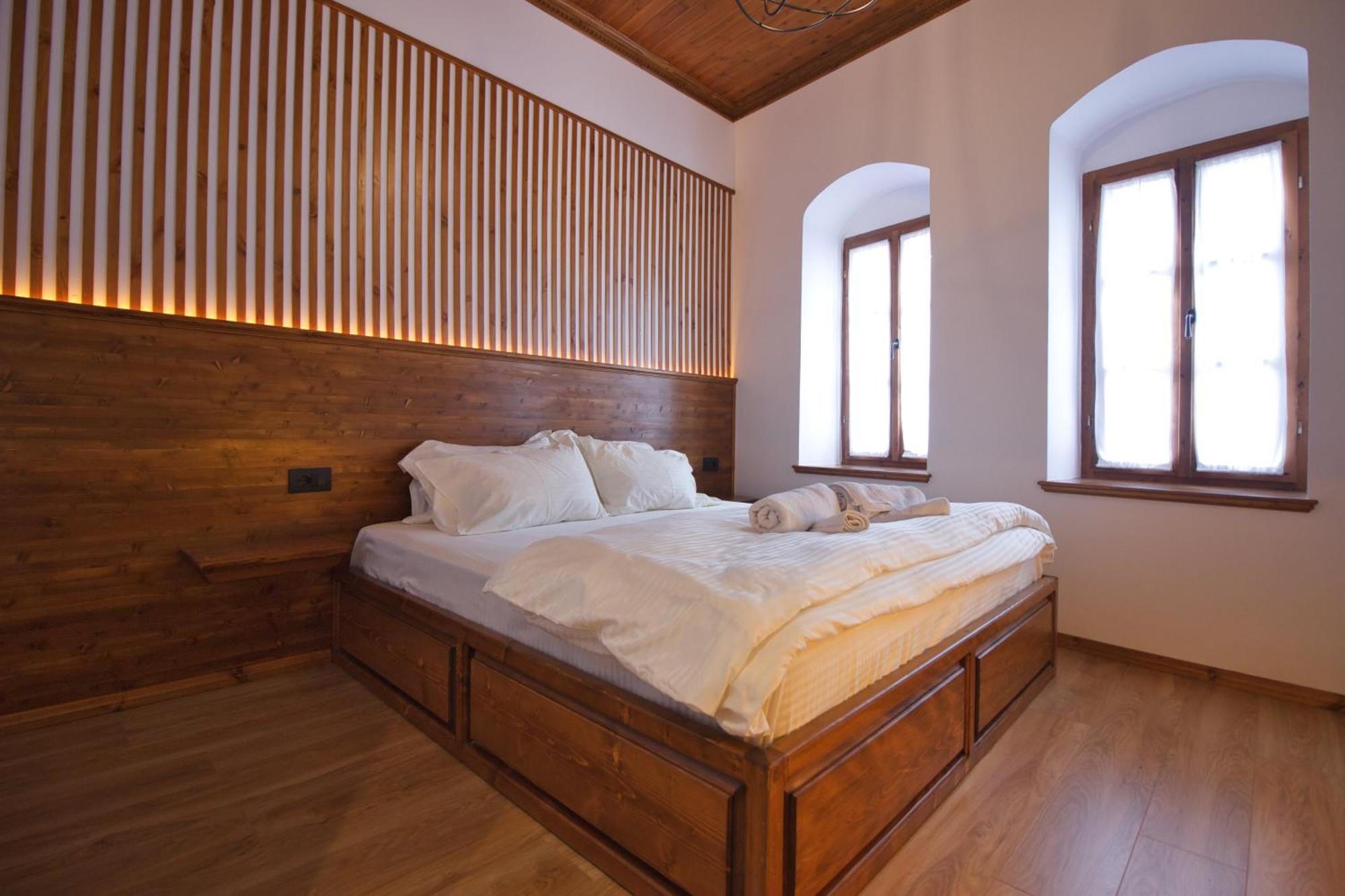 Hotel Grey Stone Gjirokastër Esterno foto