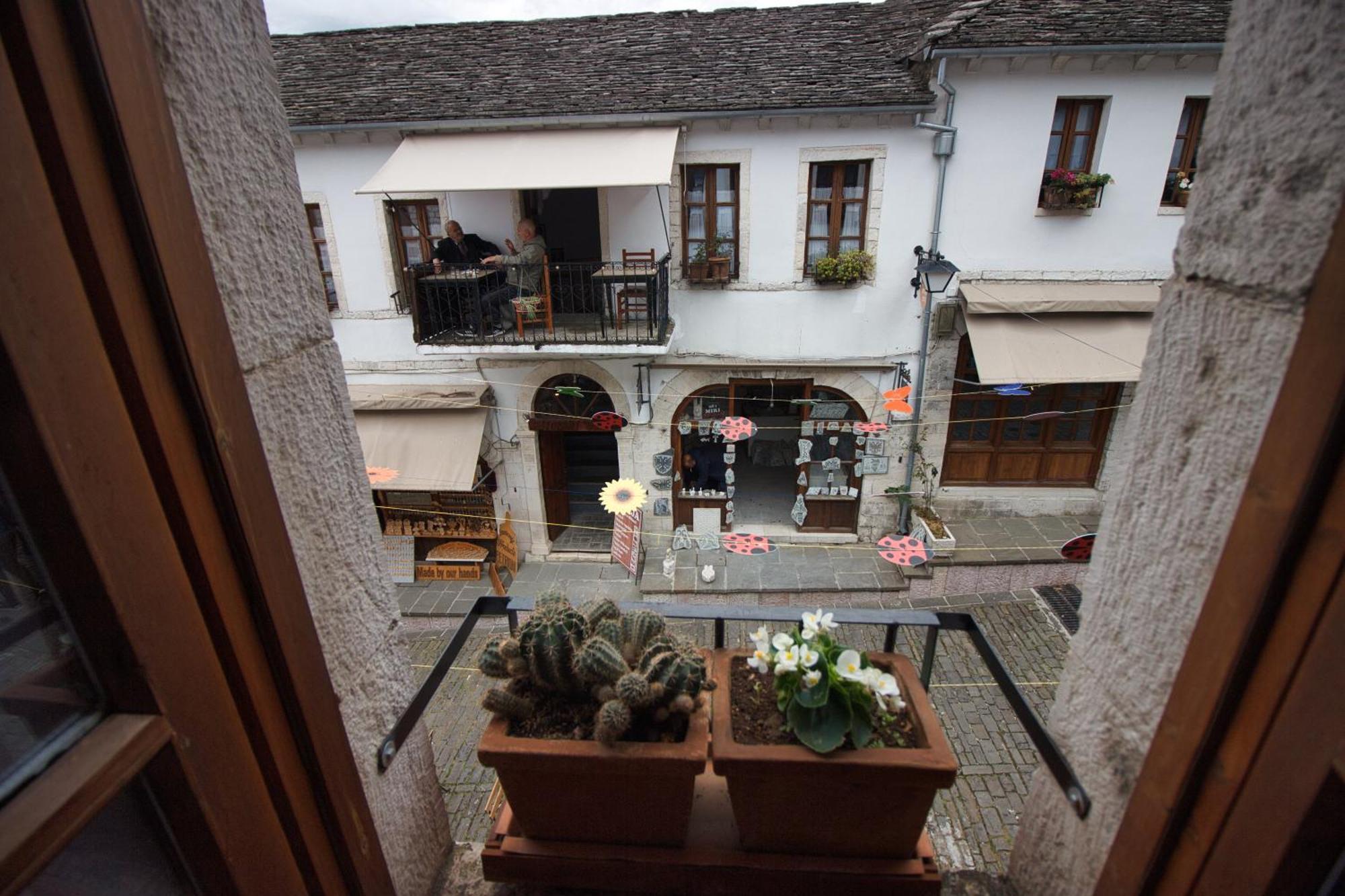 Hotel Grey Stone Gjirokastër Esterno foto