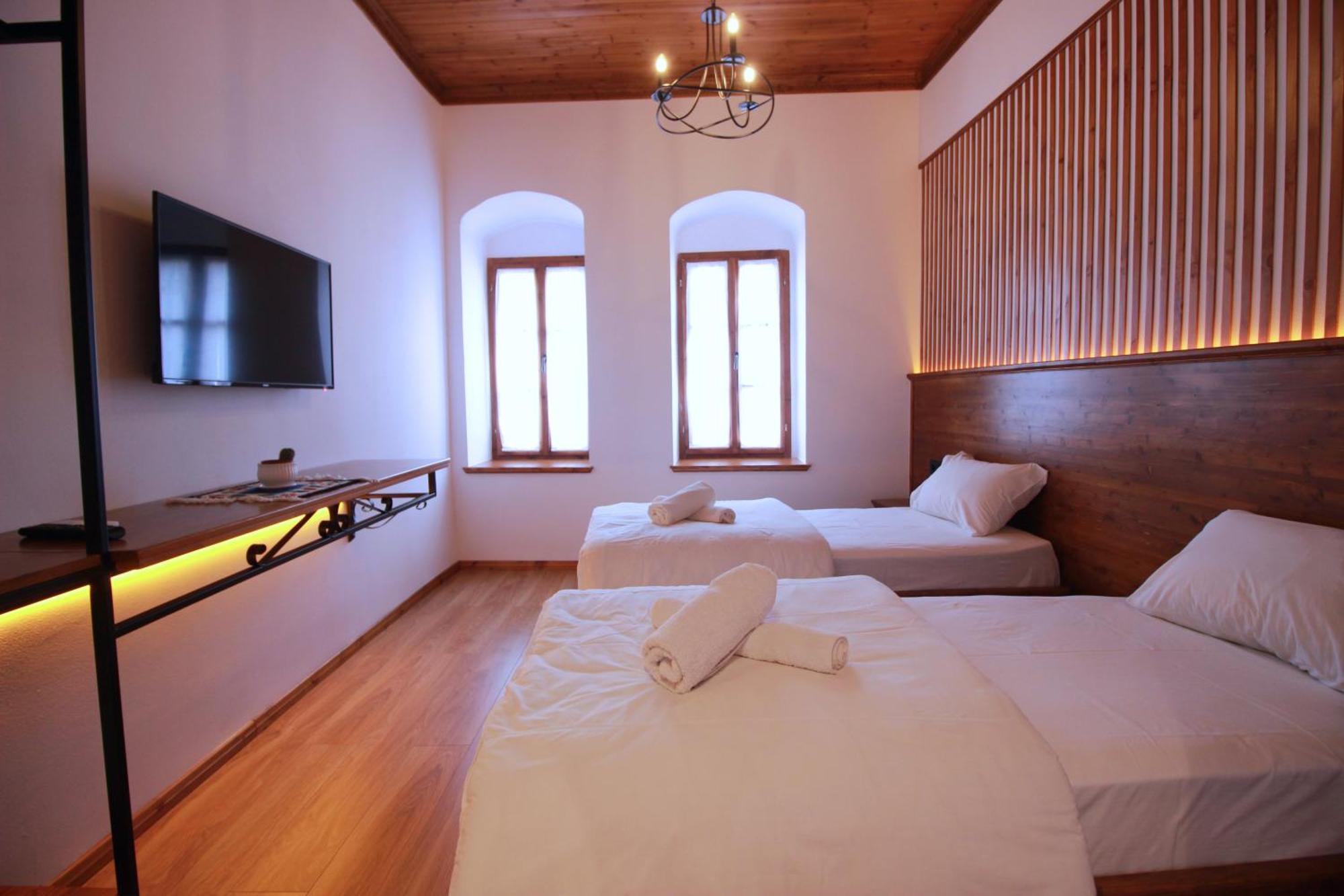 Hotel Grey Stone Gjirokastër Esterno foto
