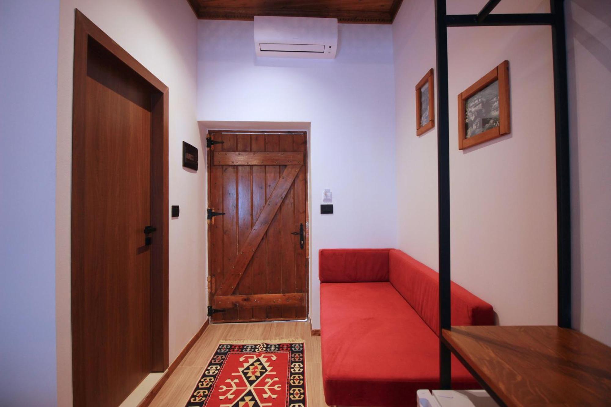 Hotel Grey Stone Gjirokastër Esterno foto