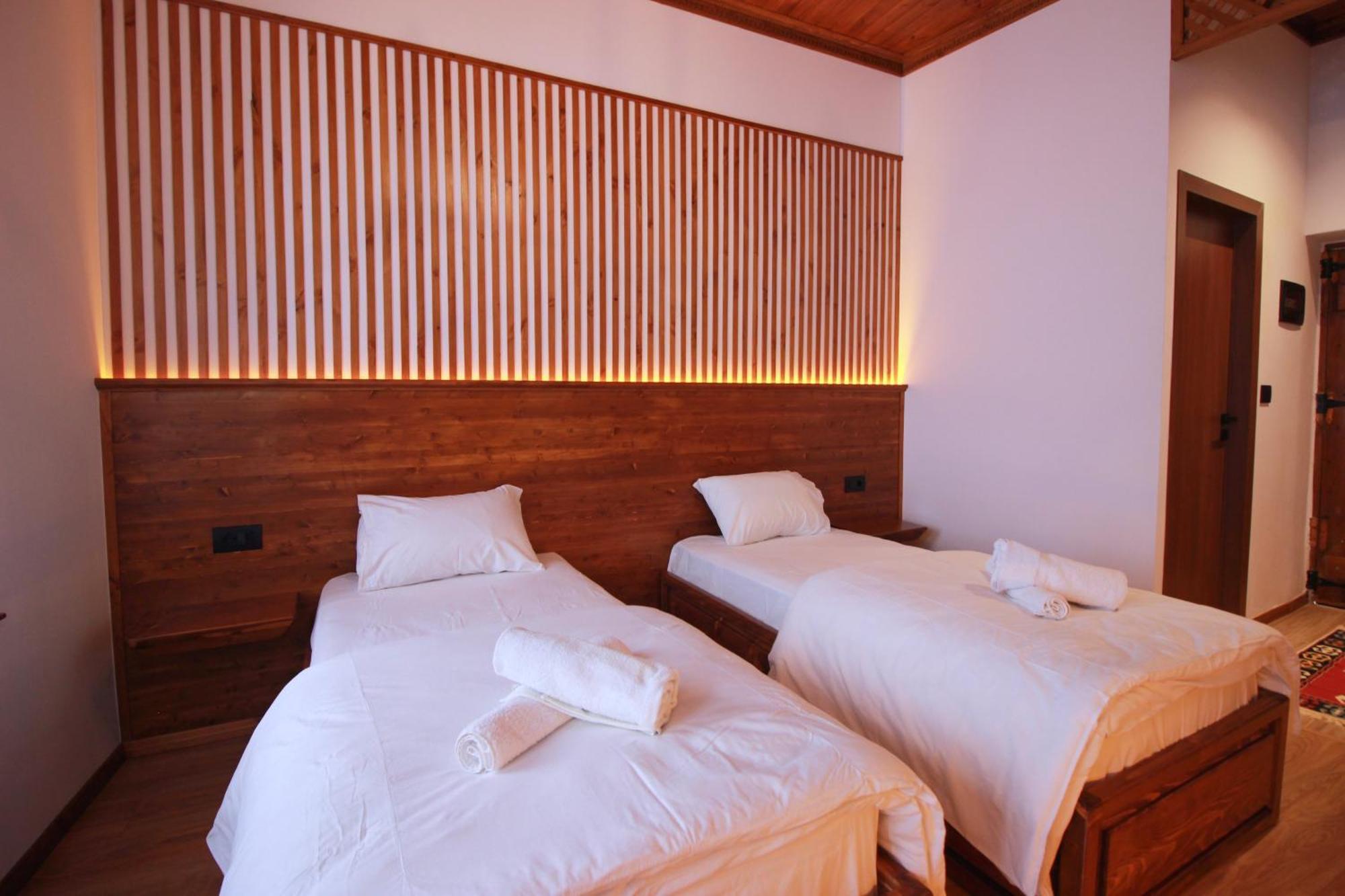 Hotel Grey Stone Gjirokastër Esterno foto
