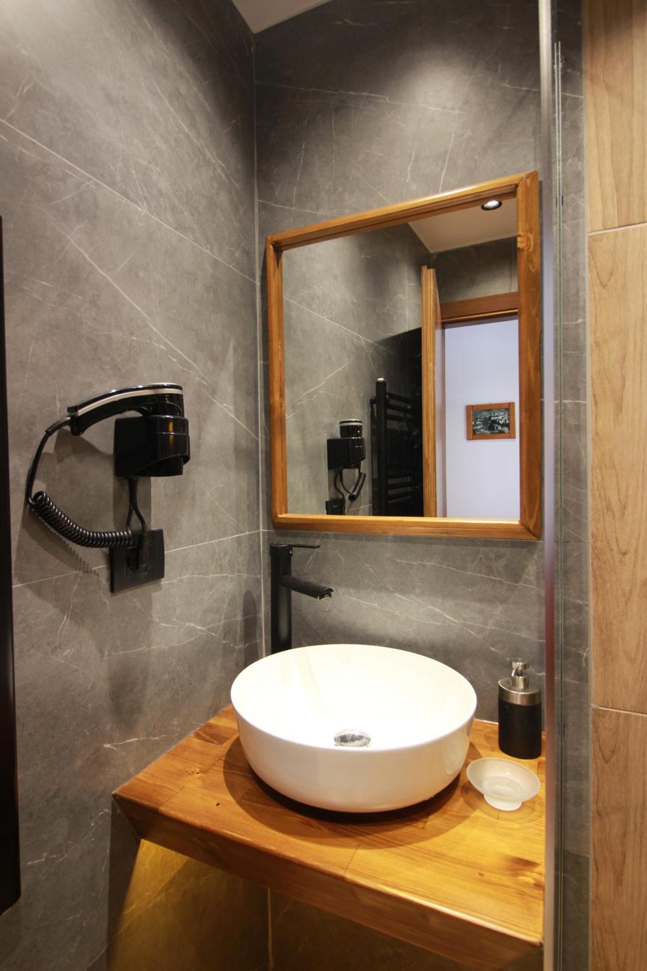 Hotel Grey Stone Gjirokastër Esterno foto